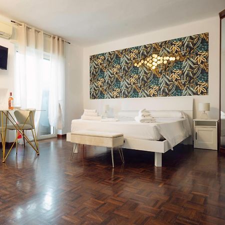 Bari Central Suite - Central Apartment With Sea View - Bari Buitenkant foto